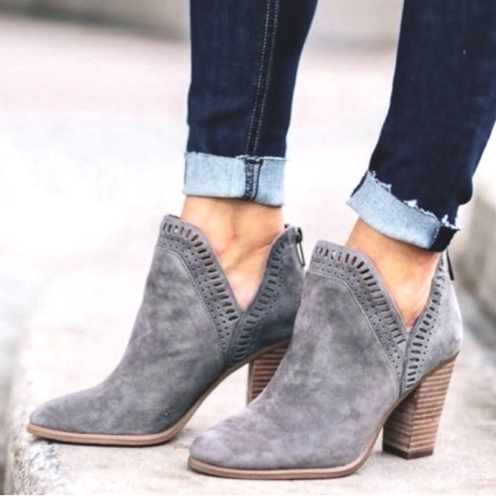 Sz 7.5 Vince Camuto Fileana Grey Split Shaft Laser Cut Out Ankle Boots